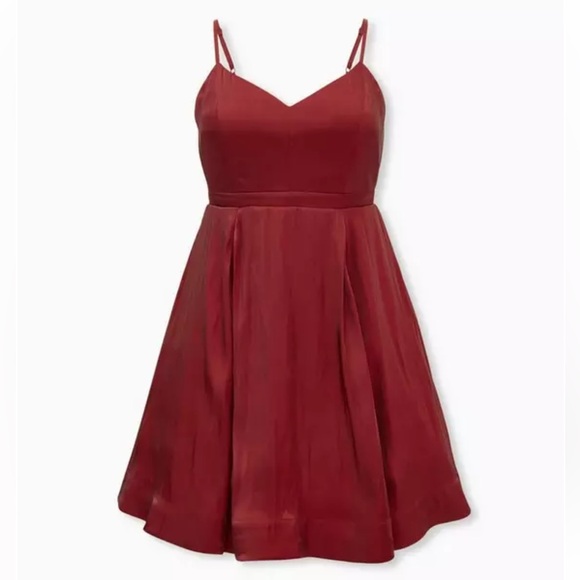 Torrid Red Satin Mini Dress BNWT Size 22 - Picture 1 of 12